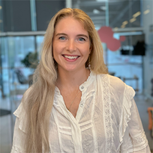 Veronica, Digital Marketing Specialist